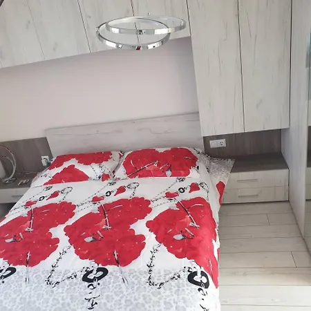 Apartment 2-bed - Sleeps 4 - With Parking