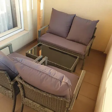 Apartment 2-bed - Sleeps 4 - With Parking Blagoewgrad